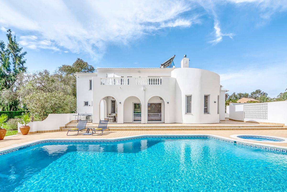 Villa voor 10 Personen in Alvor, Faro District