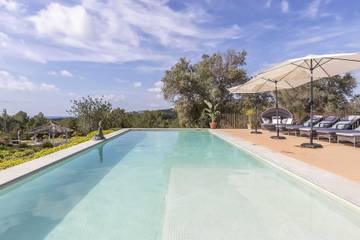 Villa in Santa Eulària des Riu, East Ibiza für 24 