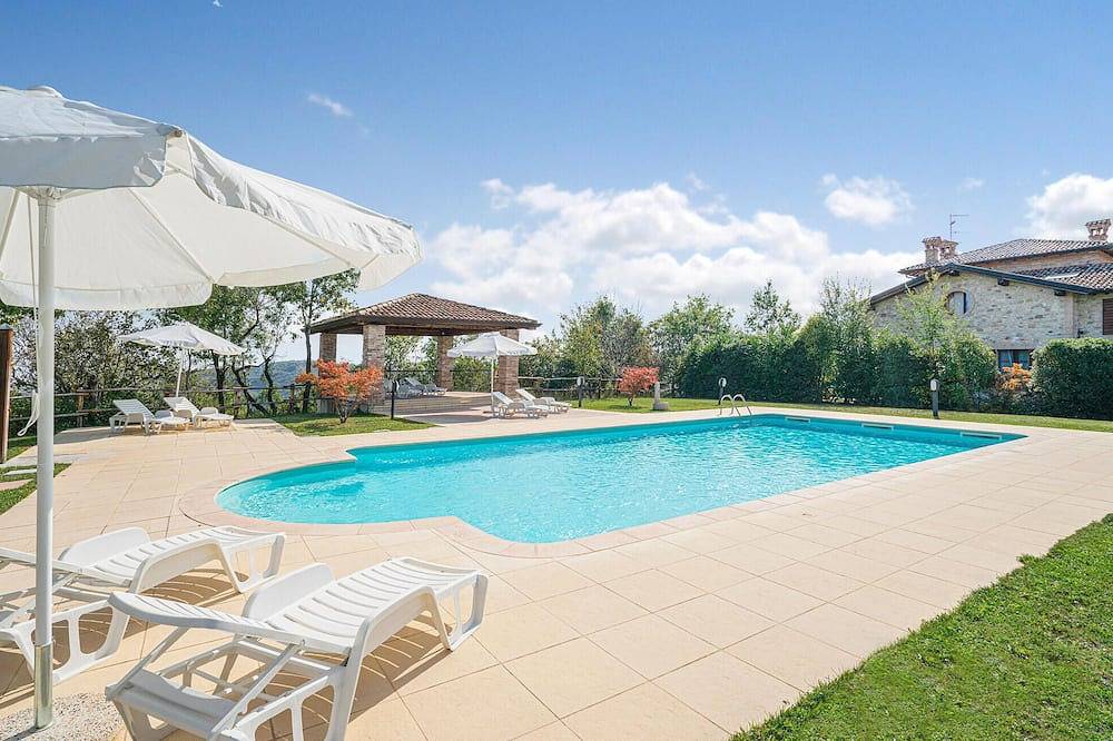 Geheel appartement, Mooi appartement in Salsomaggiore T. Pr in Salsomaggiore Terme, Provincie Parma