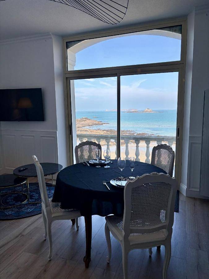 Gîte pour 2 personnes, avec vue dans Saint-Énogat - 2