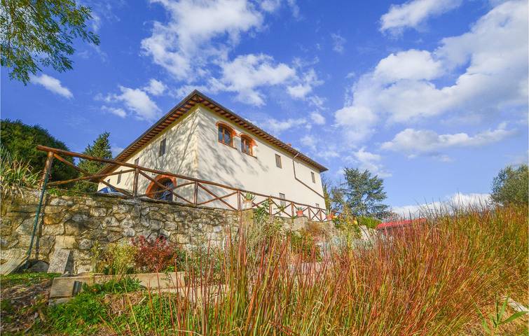 Appartamento per 4 persone, con piscina e idromassaggio nonché giardino in Rignano sull'Arno