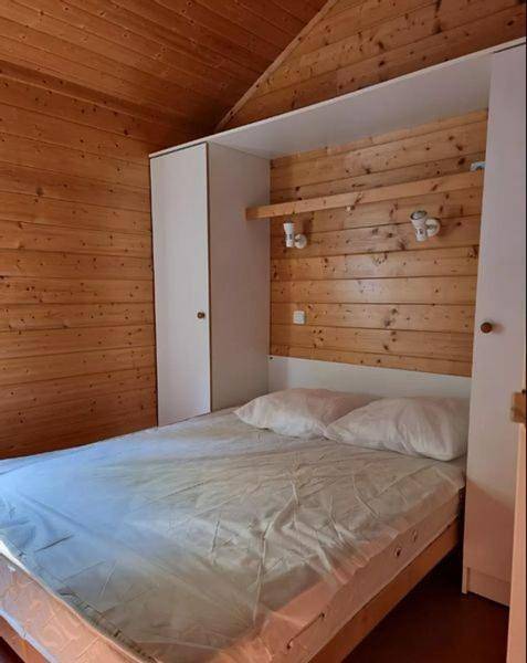 Location de vacances pour 5 personnes, avec jardin ainsi que vue et piscine, animaux acceptés dans Lac du Causse - 3