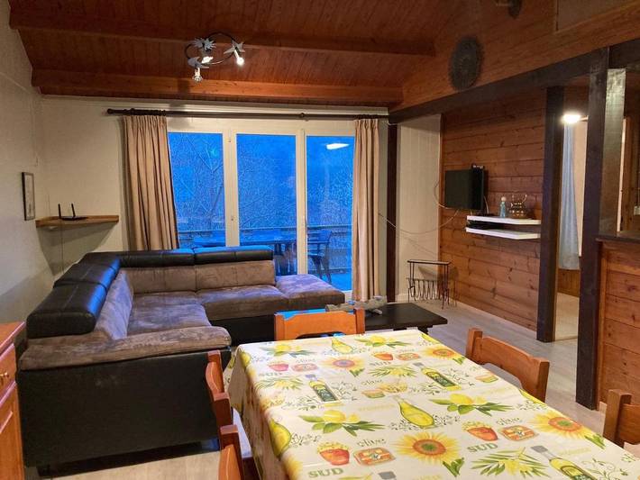 Gîte pour 6 personnes, avec jardin et vue, animaux acceptés à Rendeux - 4