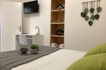 Holiday Rental for 8 People in Lourdes, Hautes-Pyrénées, Photo 4