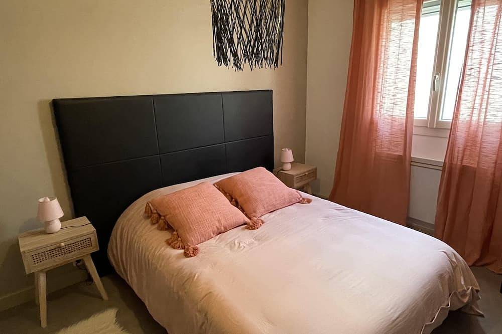 Villa Van Gogh Swimming pool and Spa in Provence in Saint-Martin-de-Crau, Arles region