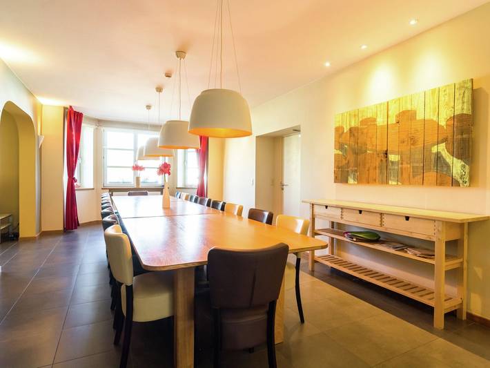 Gîte pour 24 personnes, avec jardin et sauna, adapté aux familles dans Robertville - 3