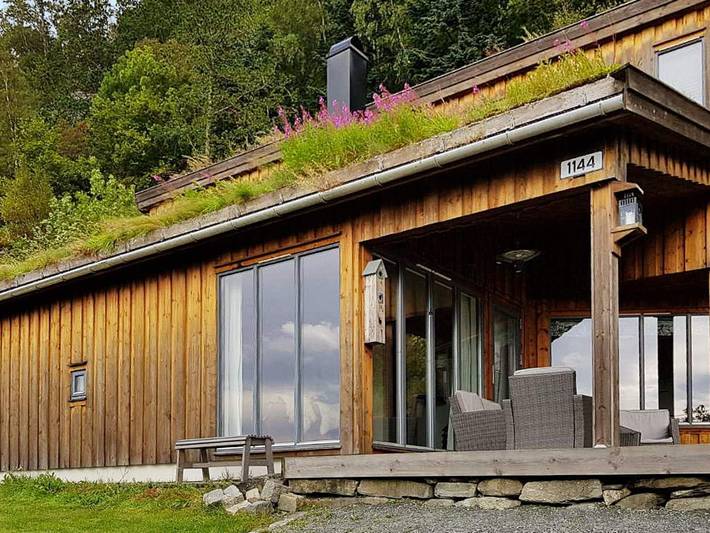 Ferienhaus für 7 Personen, mit Terrasse und Garten in Suldal
