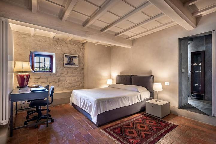 Splendida villa indipendente con piscina privata, WIFI, TV, patio e vista panoramica, vicino Lucca in Lucca, Riviera Toscana