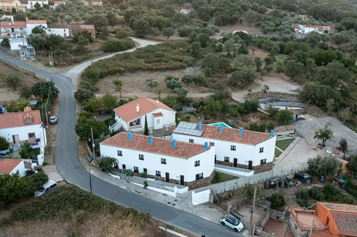Casa rural para 4 personas, con jacuzzi además de piscina y jardín - 1
