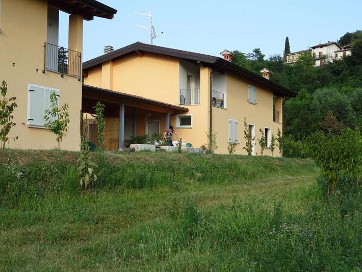 Ferienwohnung für 6 Personen, mit Terrasse und Garten sowie Ausblick