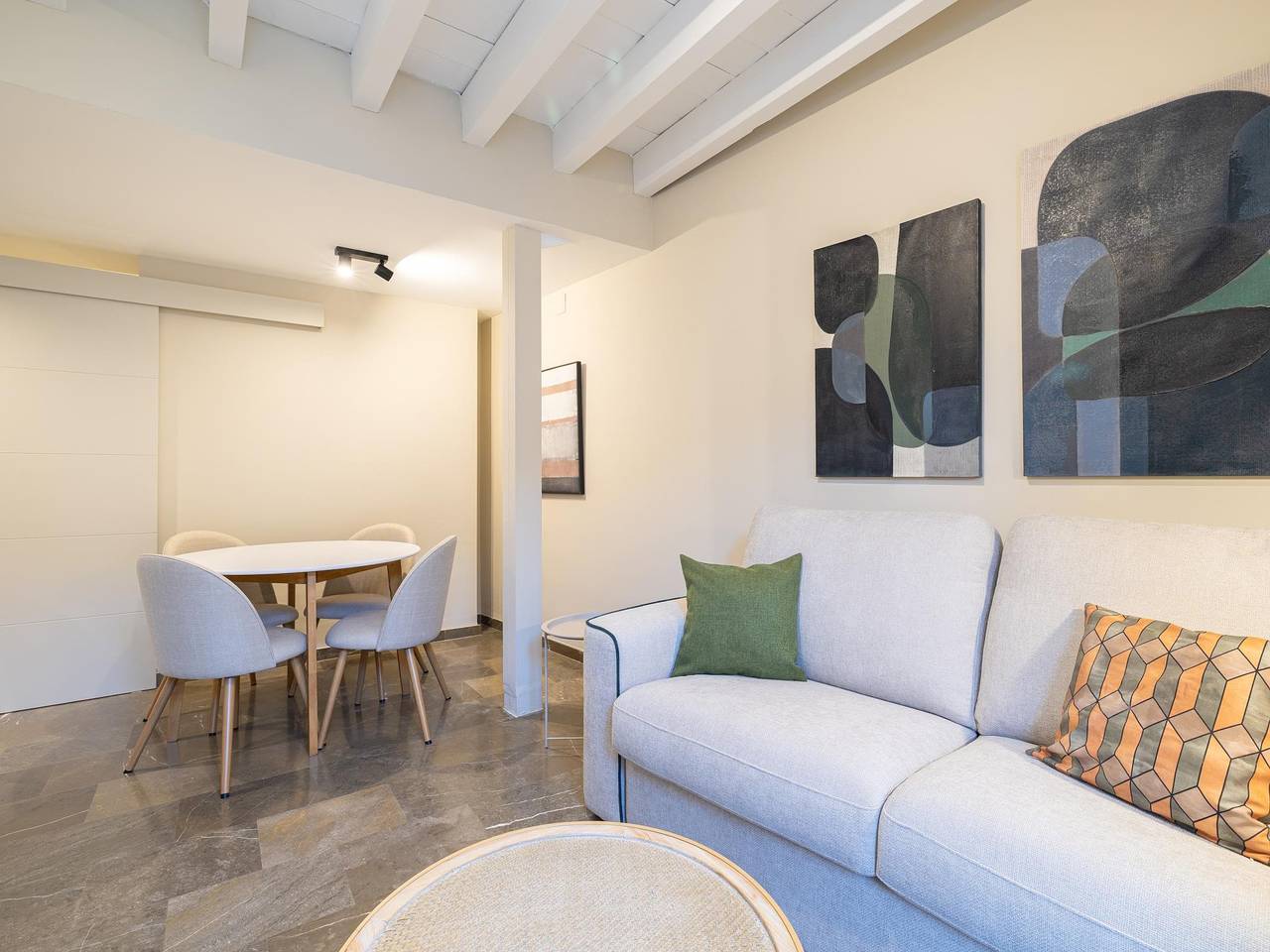 Entire holiday apartment, H2Granada Just Refusbished - Parking Optional in Realejo-San Matías, Granada