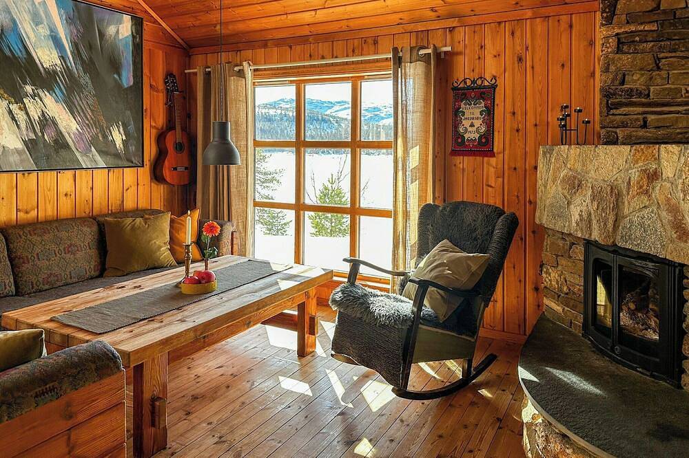 Berghütte mit eigenem Steg am Søvatnet in Orkdal
