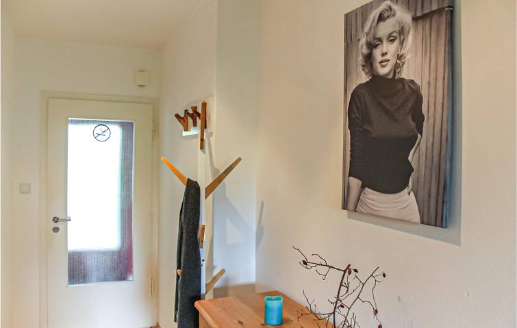 Ganze Ferienwohnung, Modernes Apartment mit Terrasse und Parkplatz, 2,5 km zum Stadtzentrum in Detmold, Kreis Lippe
