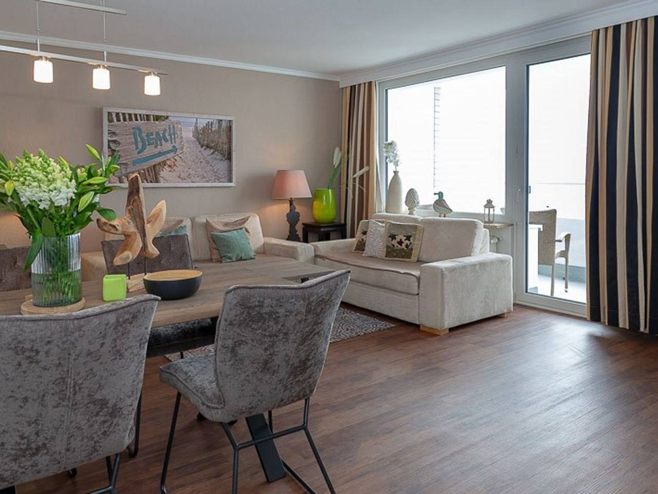 Ganze Ferienwohnung, Dwarslöper 2 - 2 Zimmerwohnung am Strand - Hervorragender Meerblick aus der 5. Etage in Westerland, Sylt (Gemeinde)