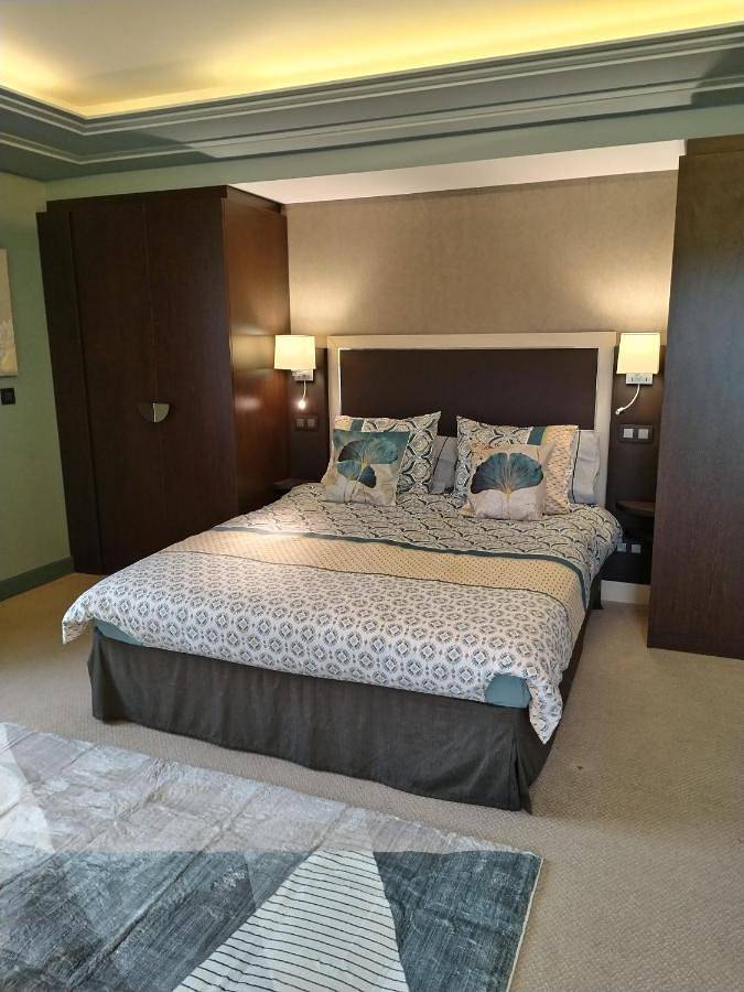 Appart’hôtel pour 2 personnes, avec Balcon et Terrasse ainsi que Jardin et Piscine