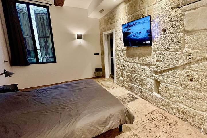 Location de vacances pour 9 personnes, avec terrasse ainsi que piscine et jardin à Aimargues - 4