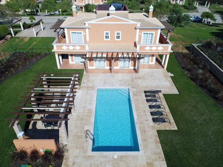 Ferienhaus für 8 Personen, mit Pool und Balkon sowie Garten - 1