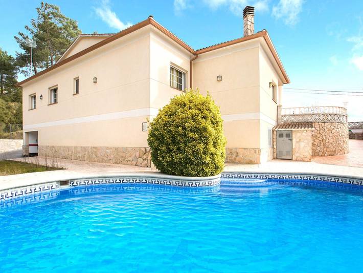 Casa rural para 8 personas, con piscina, Se admiten mascotas en Vidreras