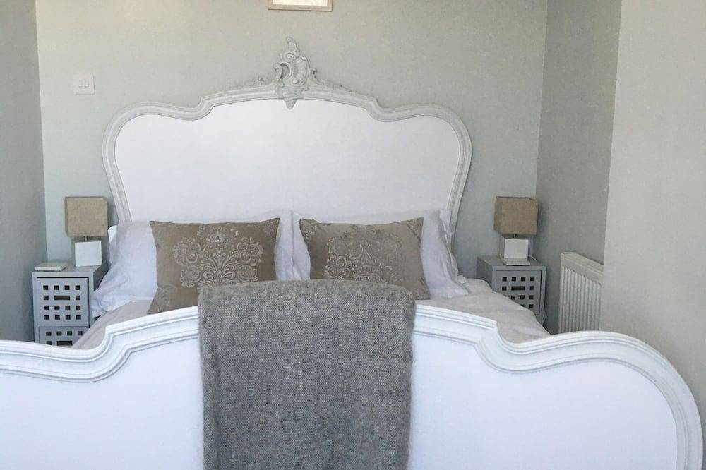 Winslow Cottage, Stylish Cosy Cottage with Spectacular Sea Views in Newlyn, Cornwall