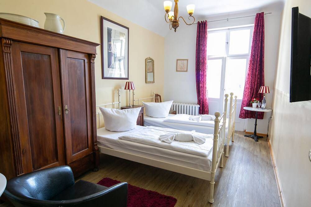 Bahnhofshotel Die neue Bühne Bad Saarow - Doppelzimmer in Bad Saarow, Dahme-Seengebiet