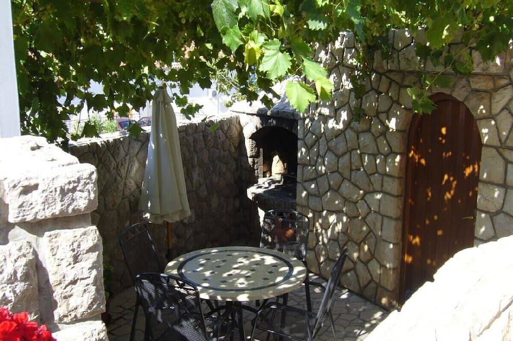 Entire apartment, Beautiful apartment in Dramalj with large terrace and sea view in Dramalj, Primorje-Gorski Kotar