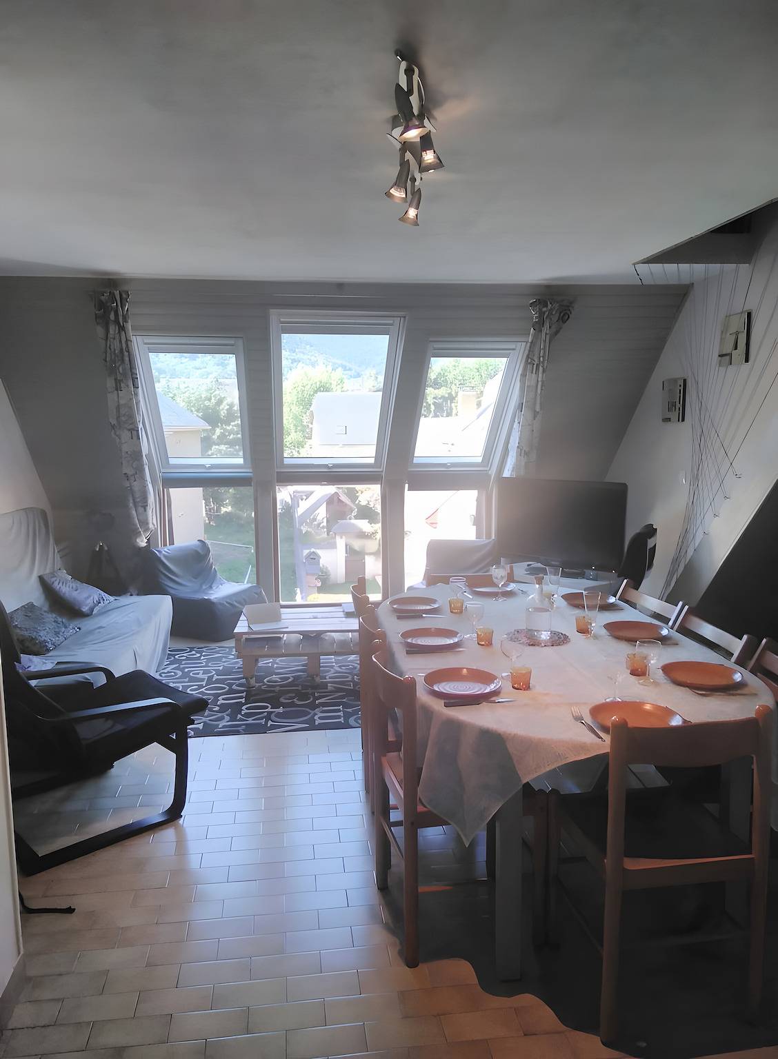 Entire apartment, Apartment 'T3 Duplex, 6-8 People' with Mountain View in Vielle-Aure, Pyrenees National Park