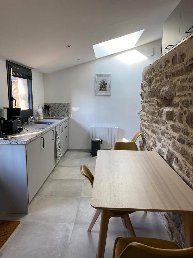 Location de vacances pour 2 personnes, avec piscine et jardin à Malville - 2