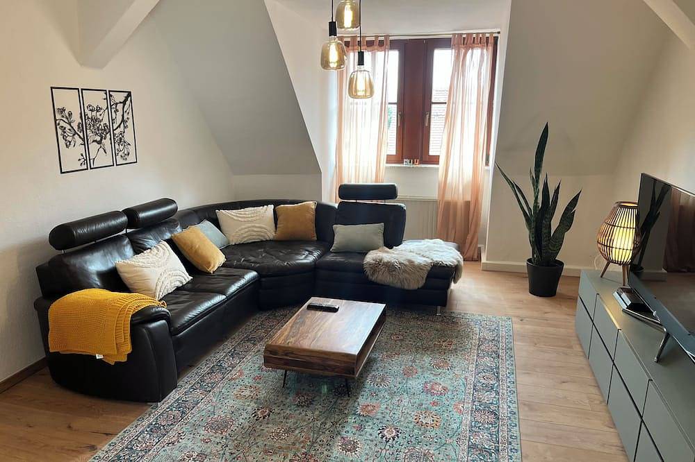 Ganze Wohnung, Schlossstube - gemütliche Altstadt Wohnung mit Balkon direkt am Markt in Torgau, Nordsachsen