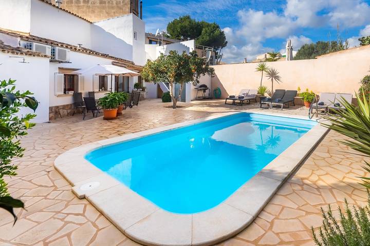 Schickes Stadthaus mit Pool - Casa Can Tatau in Santanyí, Mallorca Süden