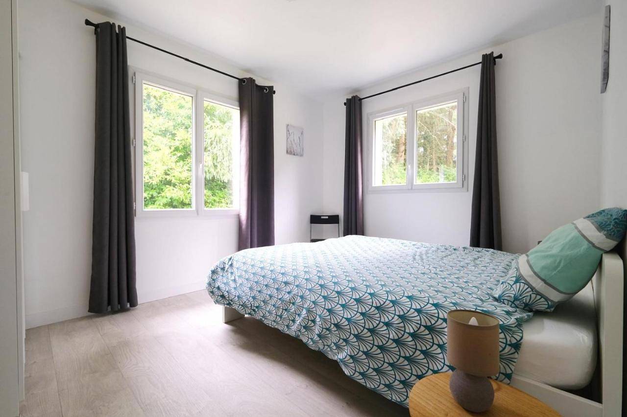 Maison au calme grand jardin privé aire de jeux Lac de Guerledan in Plouguernével, Région de Guingamp