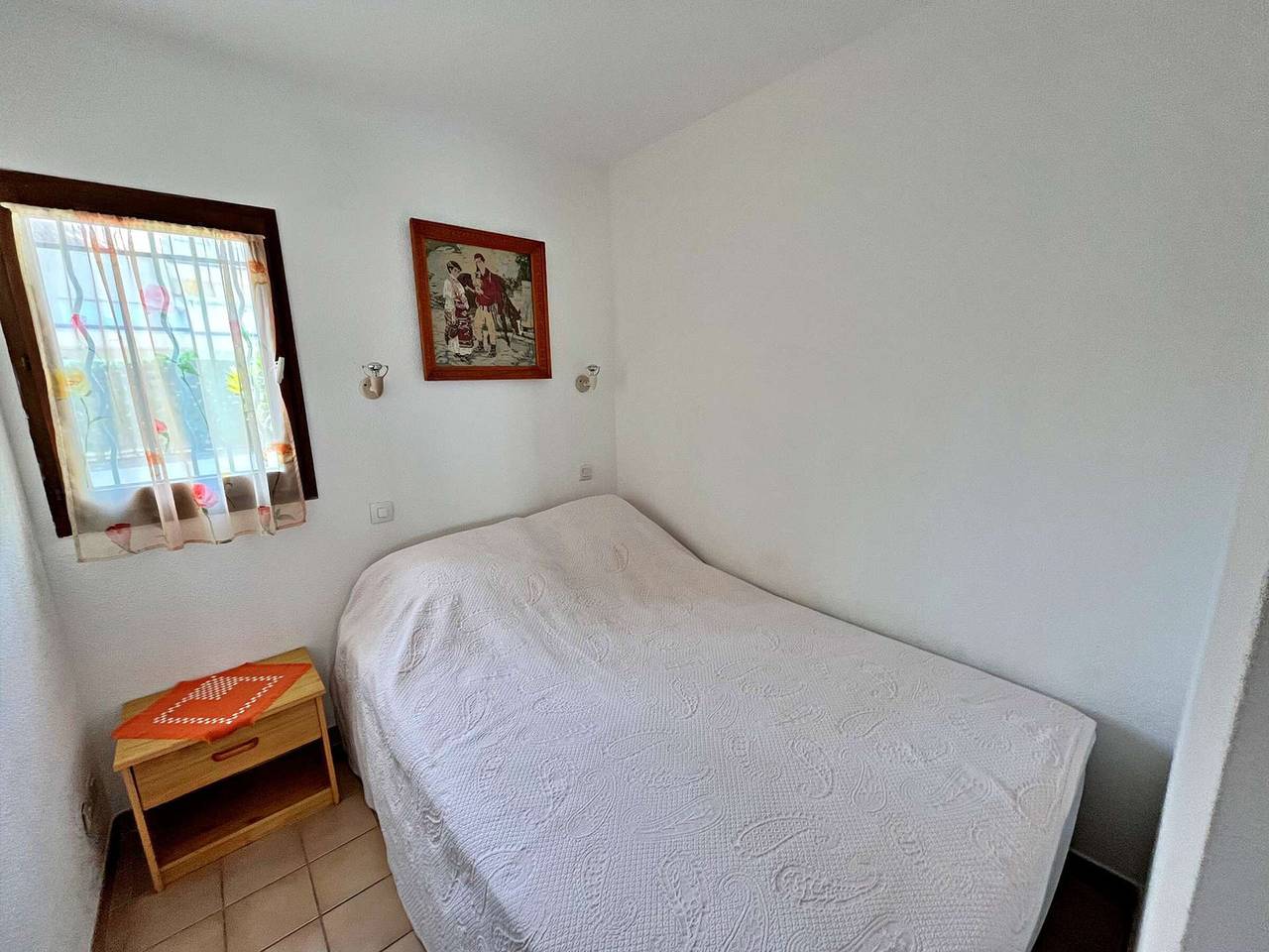 Entire apartment, Ground Floor Apartment with Pool, Garden Terrace & Parking in Marseillan, Côte d'Améthyste