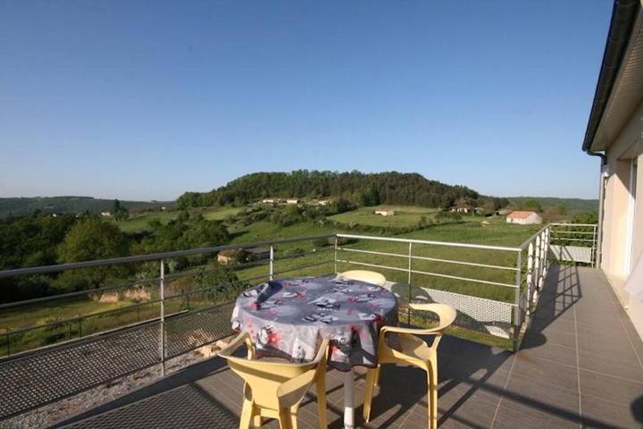 Location de vacances pour 4 personnes, avec jardin et vue à Beauregard-de-Terrasson - 2