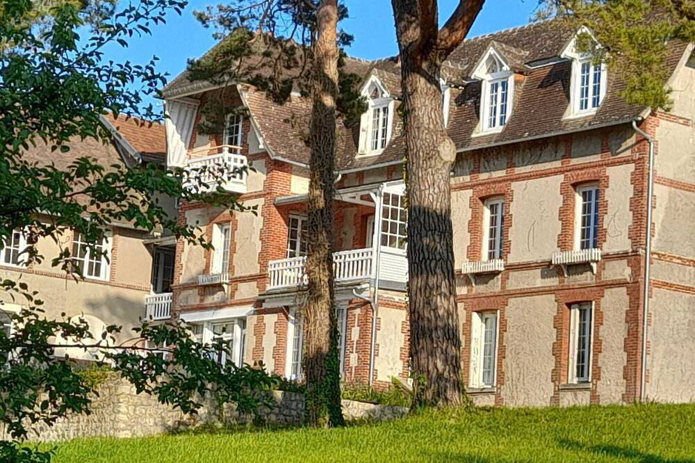 Ganze Wohnung, Joli Appartement Dans Propriété Normande Surplombant la mer in Cricquebœuf, Lisieux und Umgebung