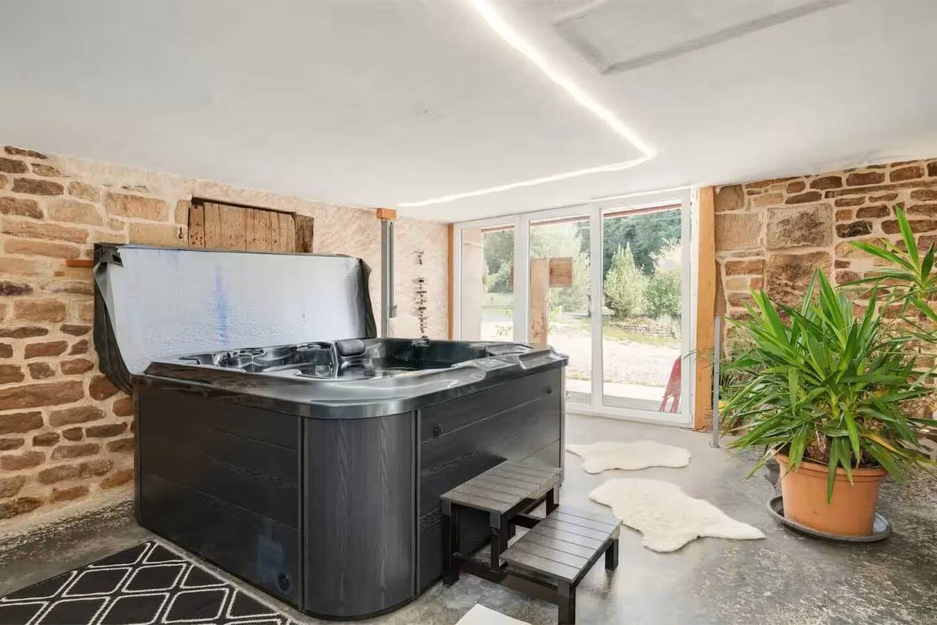 Maison Clair de Lune - piscine, spa, jacuzzi et sauna privés in Uzemain, Région d'Épinal