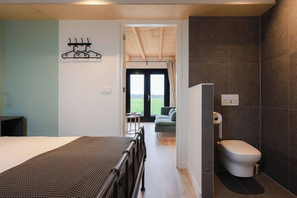 Luxury vacation home with sauna, 2 bedrooms and ensuite bathrooms in Zierikzee. in Zierikzee, Zeeuwse Kust