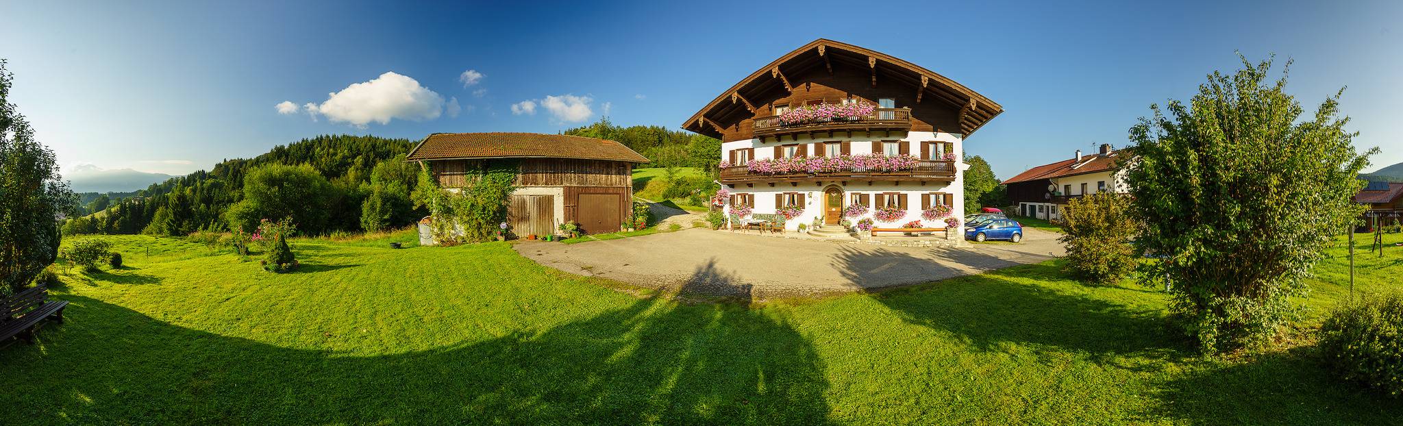 Schmuckhof - Familienzimmer Staufenblick, 58 qm, Süd-Ost-Balkon, Wlan in Siegsdorf, Bayerische Alpen