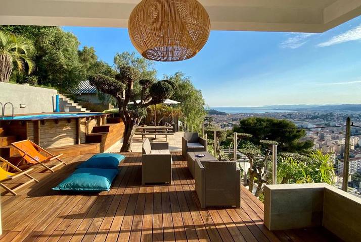 Villa with pool for 4 people, with pool and view as well as garden in Nice (France)