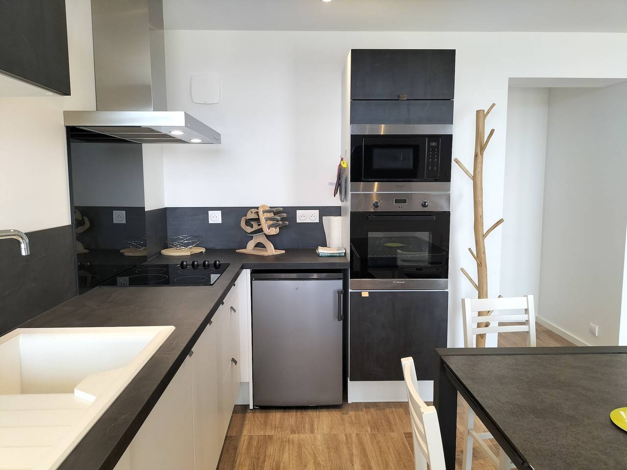 Appartement entier, Appartement Au Point De Vue 'Gîte Île Grande' avec vue mer, terrasse privée et Wi-Fi in Perros-Guirec, Côte de Granit Rose