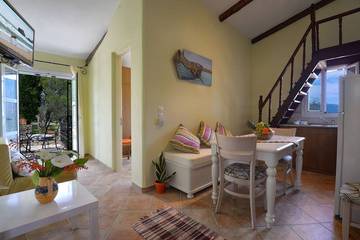 Bungalow für 5 Personen, mit Garten und Balkon sowie Pool auf Korfu