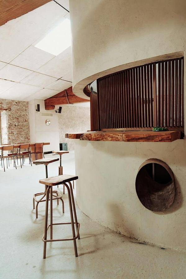 Location de vacances pour 18 personnes, avec terrasse et piscine à Roullens - 4