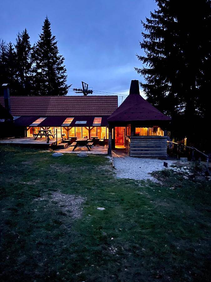 Apartament wakacyjny dla 10 osób, z Taras i Ogród oraz Widok w Maribor