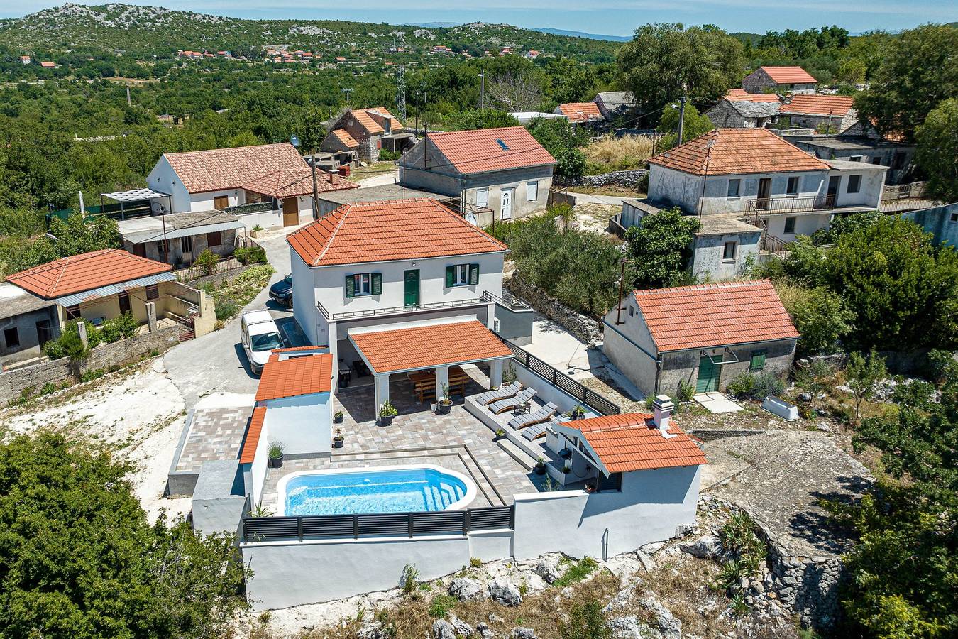 Holiday Home Luce with Pool in Ljubitovica, Seget