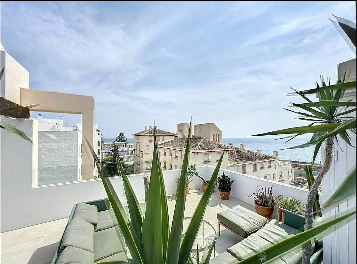 Appartement entier, Mb.B53 - Beachfront Penthouse with Sea Views in Puerto Deportivo de Estepona, Estepona