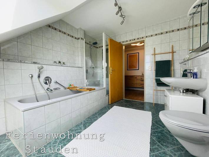 Ferienwohnung für 5 Personen, mit Balkon und Terrasse sowie Ausblick in Mittelneufnach - 3