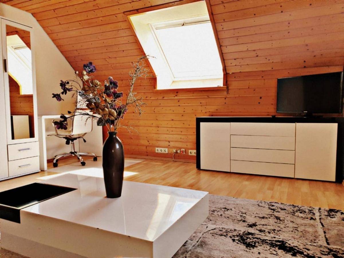 Appartement entier, One-Bedroom Apartment in Heidenheim, Région de Stuttgart
