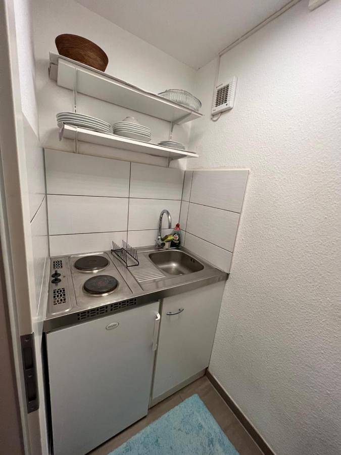 Ferienwohnung für 2 Personen, mit Balkon und Whirlpool sowie Terrasse und Ausblick in Wiesbaden - 2