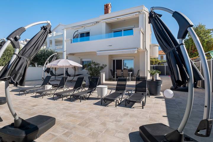 Ferienwohnung für 4 Personen, mit Garten in Zadar (Kommun), Kroatische Adria