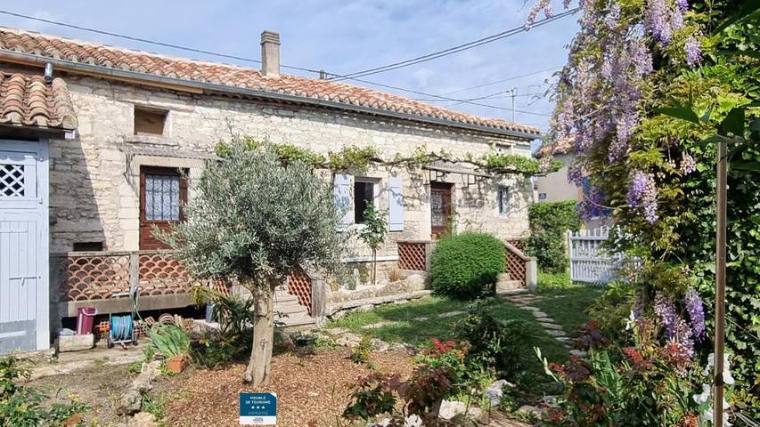 Location de vacances pour 4 personnes, avec jardin à Septfonds