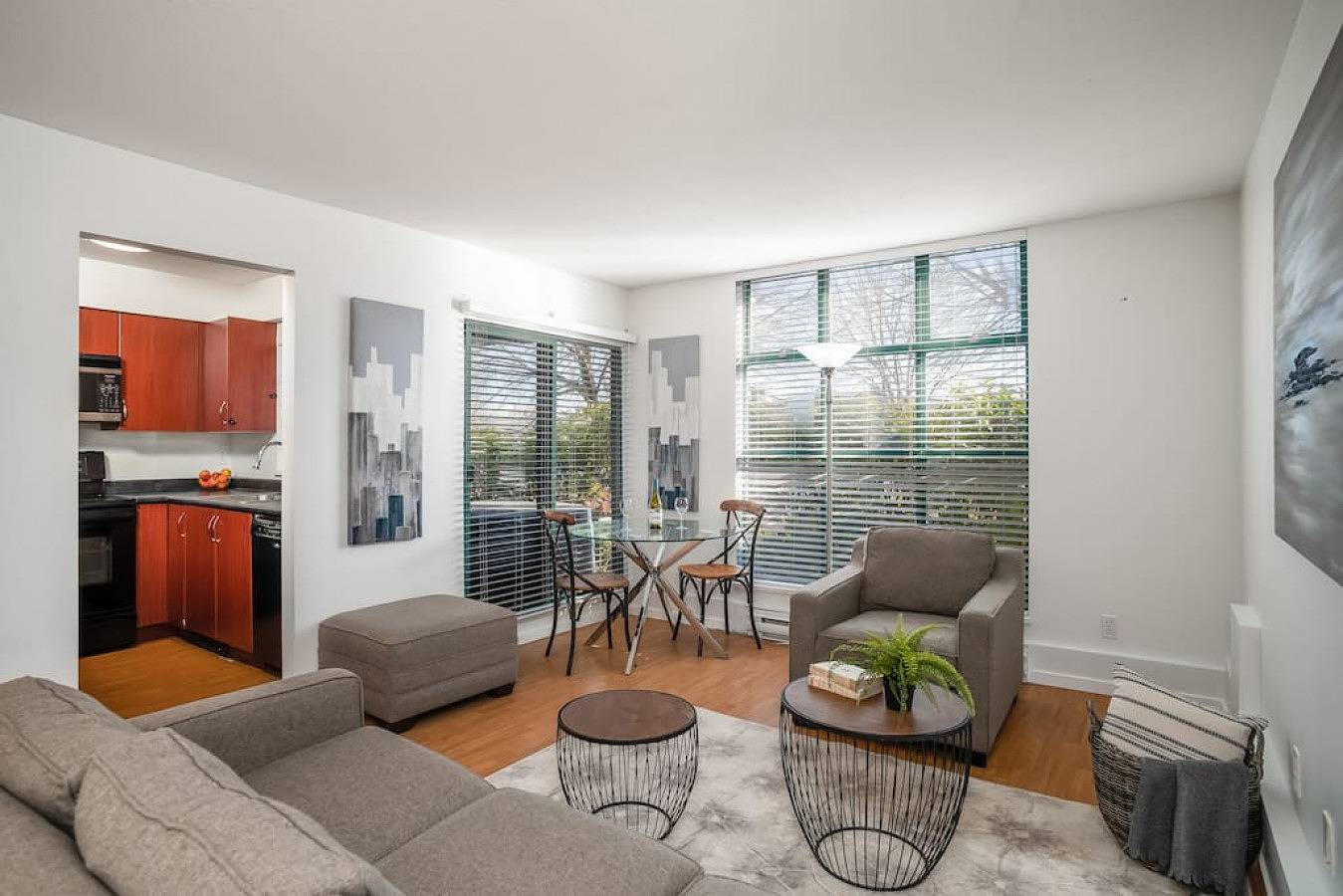 Entire apartment, East Van spacious 3bed 2bath in Vancouver, British Columbia