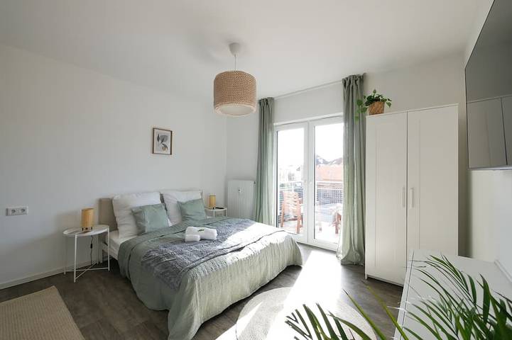Ganze Wohnung, Zentral, modern, gemütlich mit Balkon & Tiefgaragenstellplatz in Paderborn, Kreis Paderborn